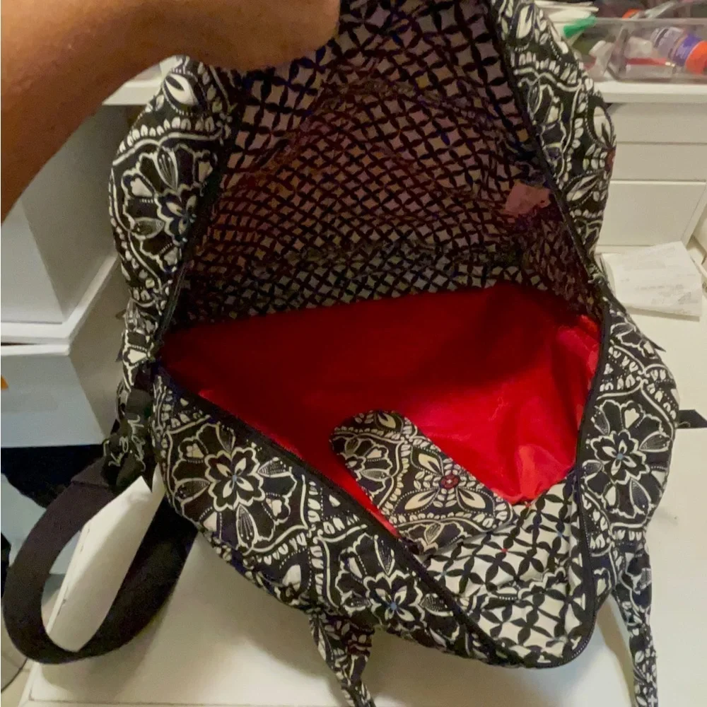 Vara Bradley laptop or traveler bag can use as a lagage or stack to your baggage - Picture 12 of 14